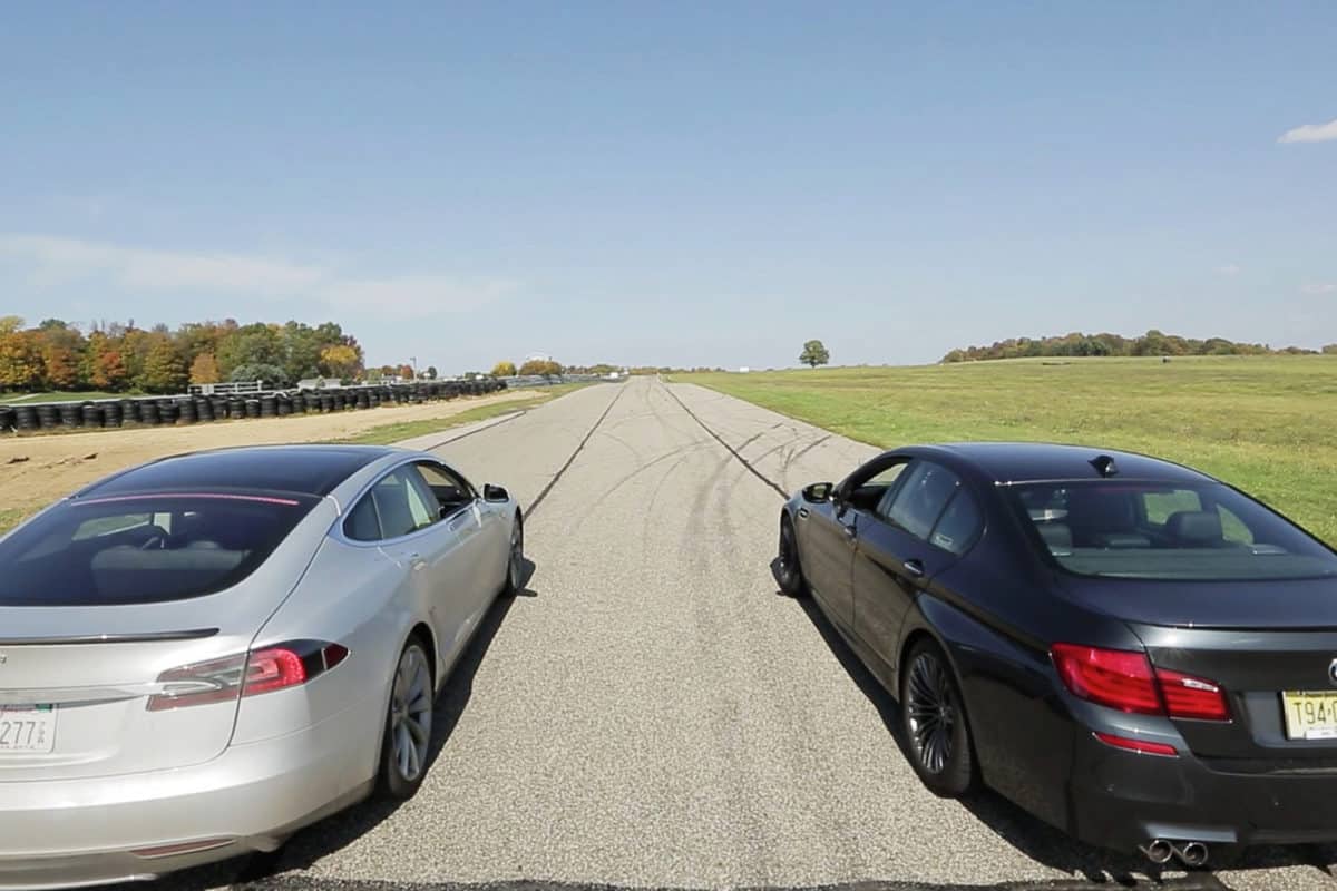 Video: Tesla Model S vs BMW M5