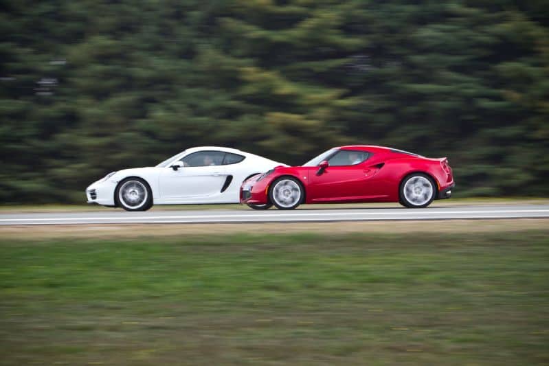 Alfa 4C vs Porsche Cayman – Chris Harris