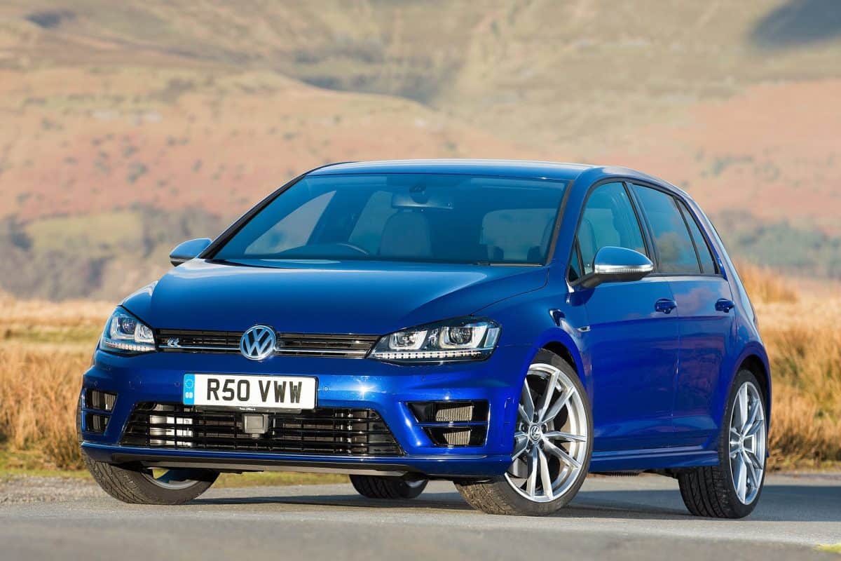 VW Golf vs BMW M235i – Chris Harris on Cars