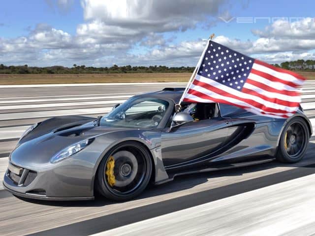 Hennessey Venom GT breaks land speed record