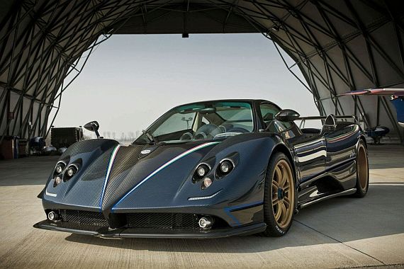 One-off Pagani Zonda Tricolore breaks cover in Geneva